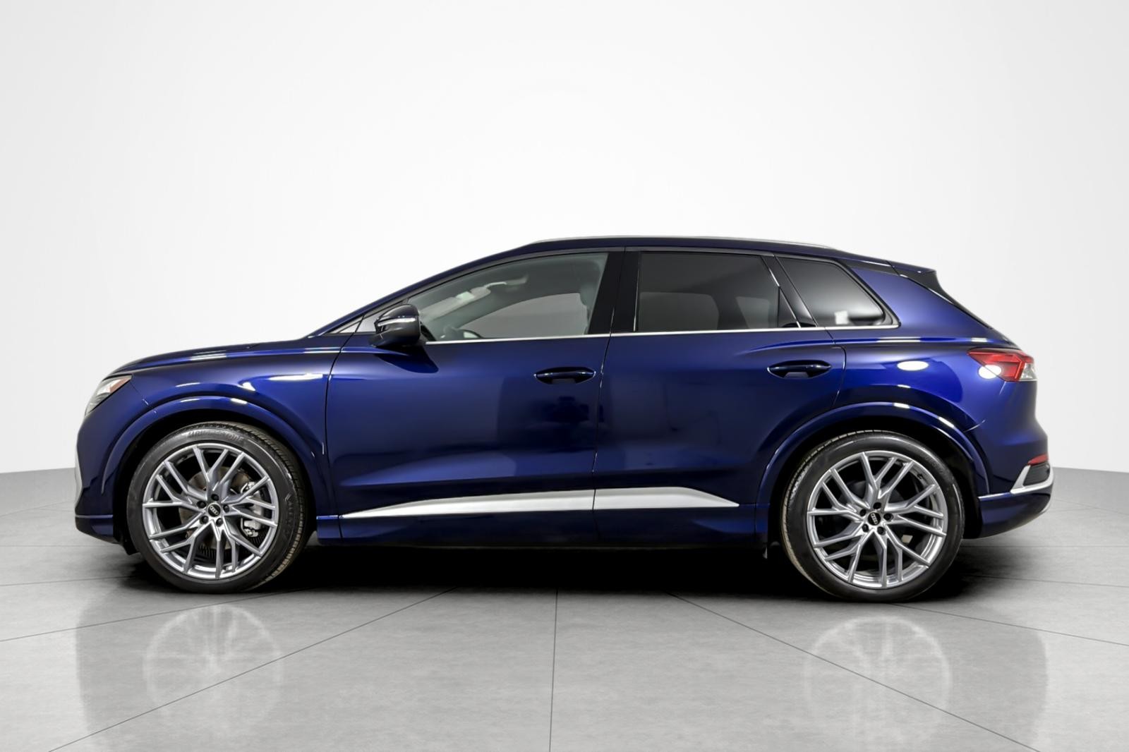 Used 2025 Navarra Blue Metallic Audi Premium Plus 55 quattro image 2