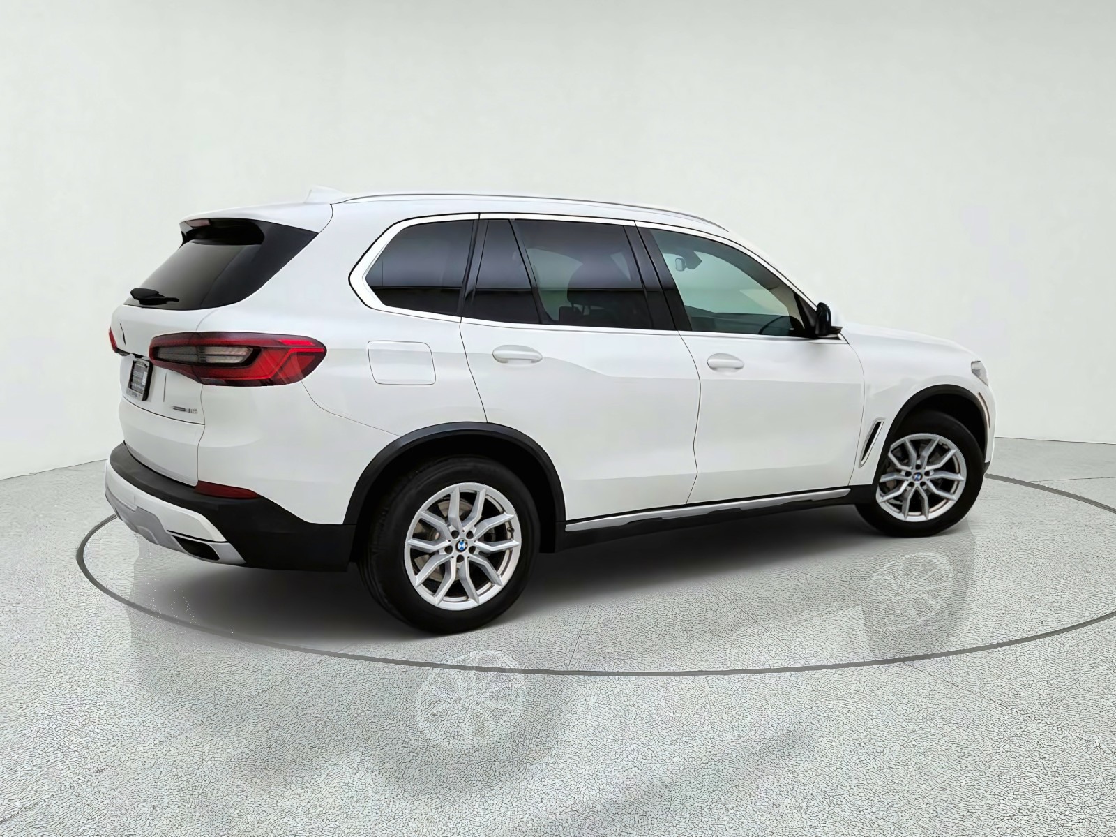 Used 2020 Alpine White BMW sDrive40i image 8
