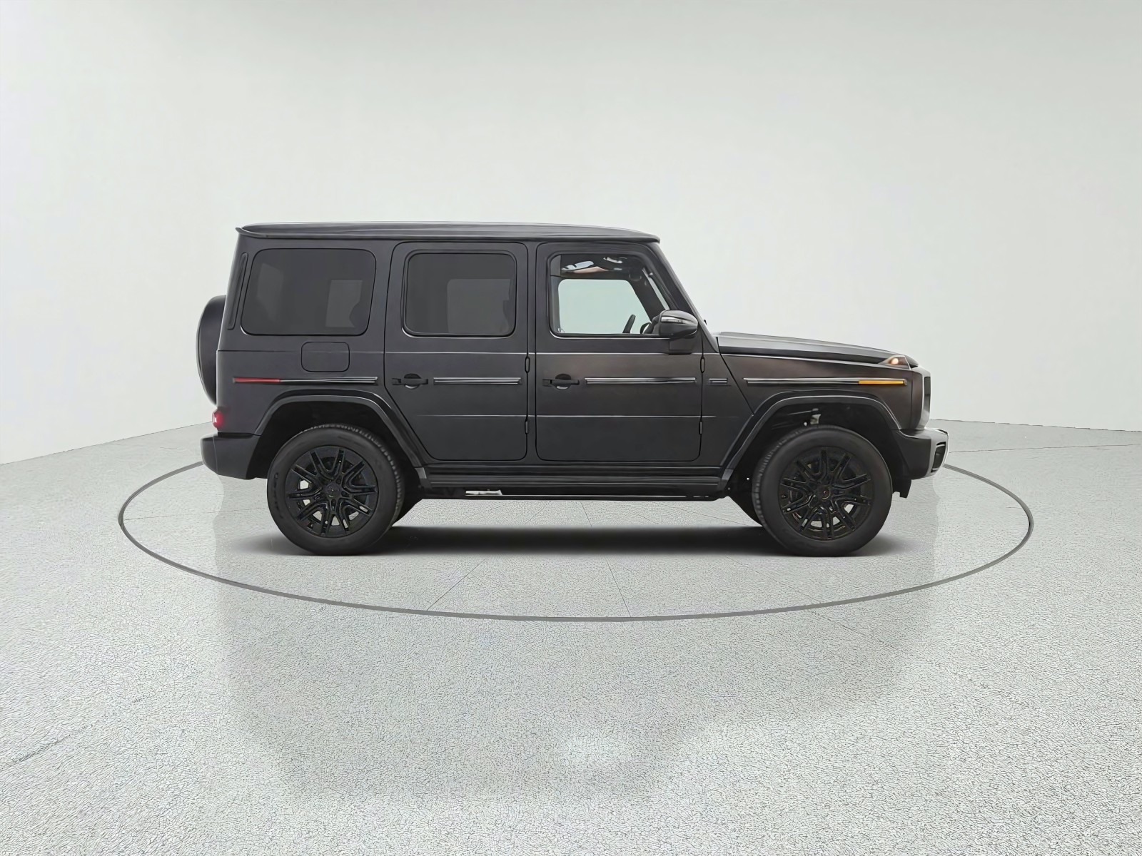 New 2027 MANUFAKTUR Night Black magno Mercedes-Benz G 580e SUV image 4