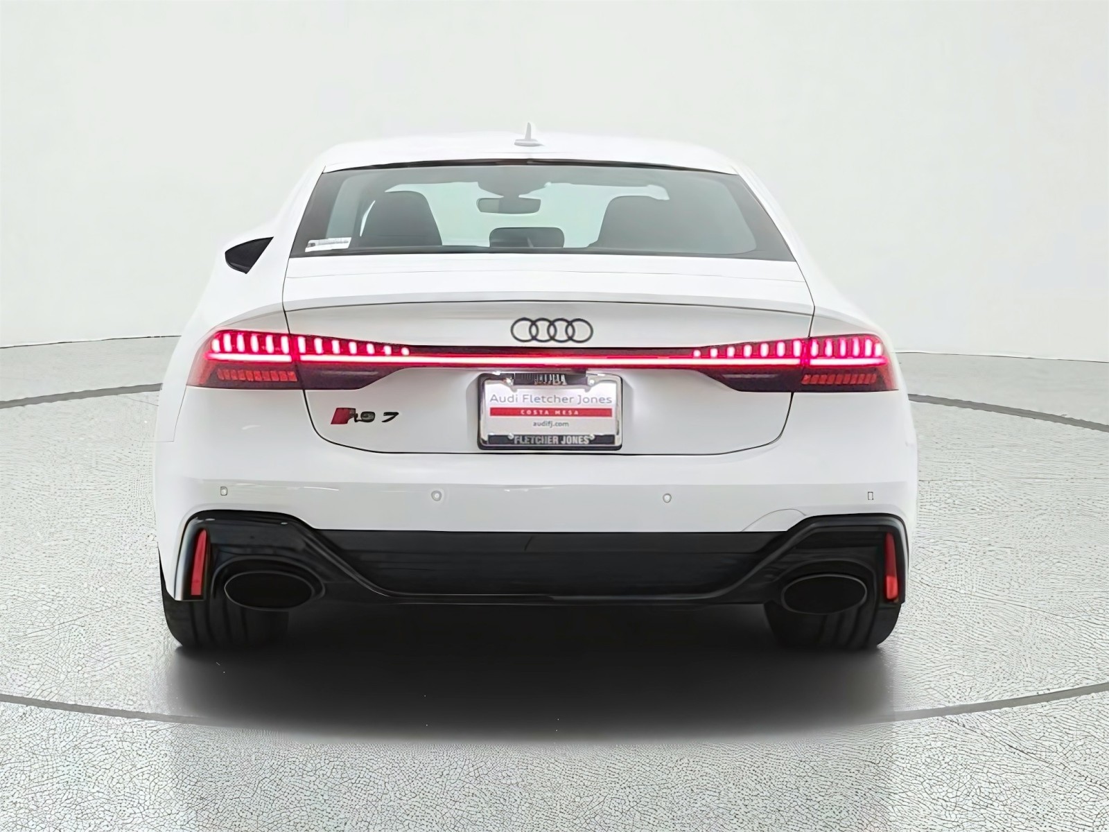 Used 2023 Glacier White Metallic Audi 4.0 TFSI quattro image 6