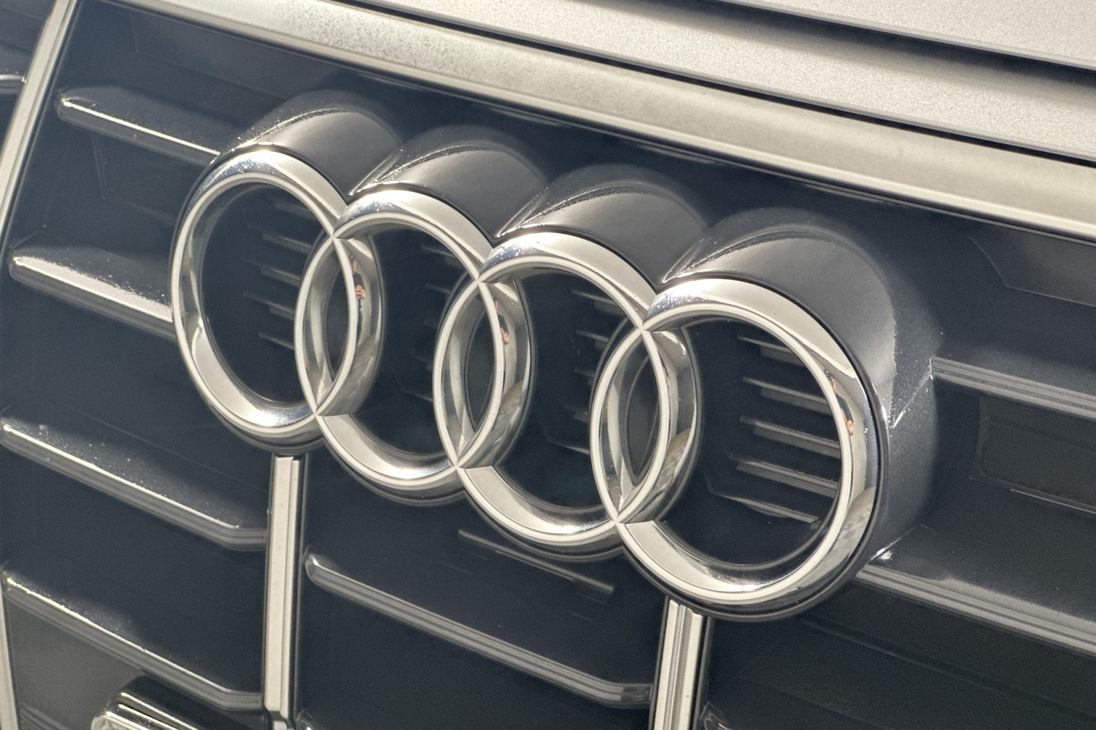 Used 2023 Florett Silver Metallic Audi Premium image 14