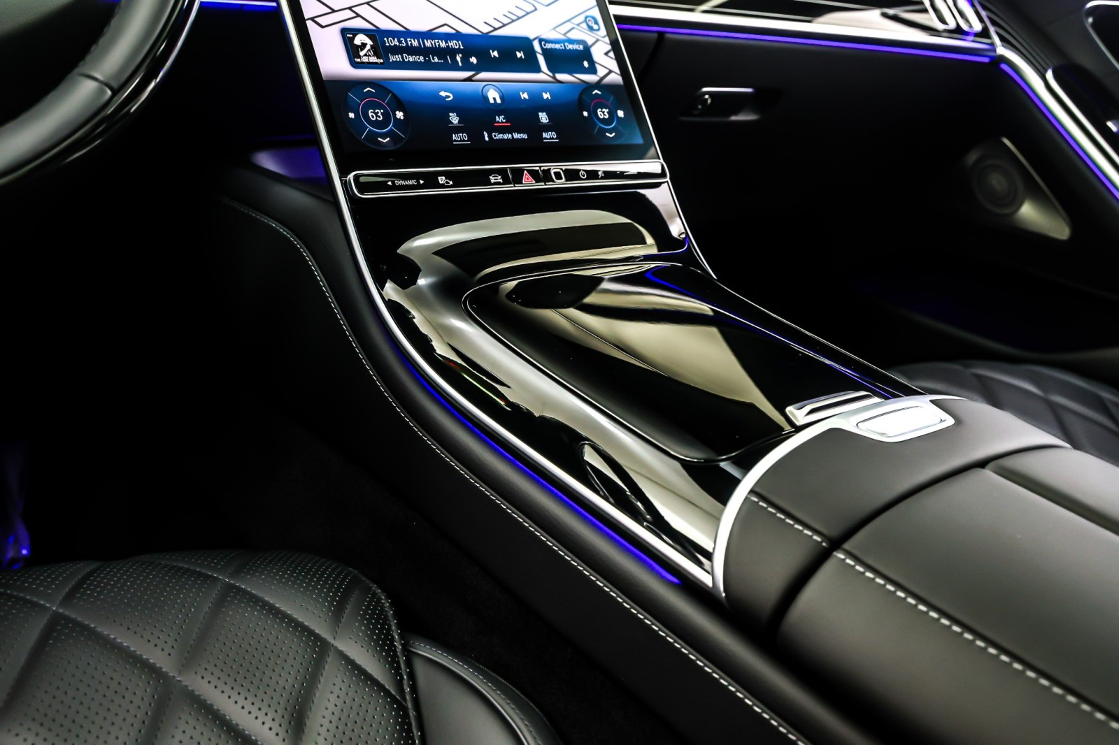 New 2026 MANUFAKTUR Moonlight White Metallic Mercedes-Benz S 580 4MATIC® Sedan image 6