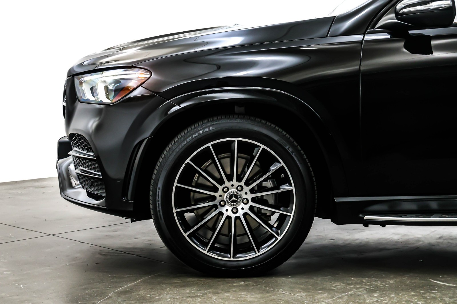 Certified Used 2022 Obsidian Black Metallic Mercedes-Benz GLE 450 4MATIC® SUV image 10