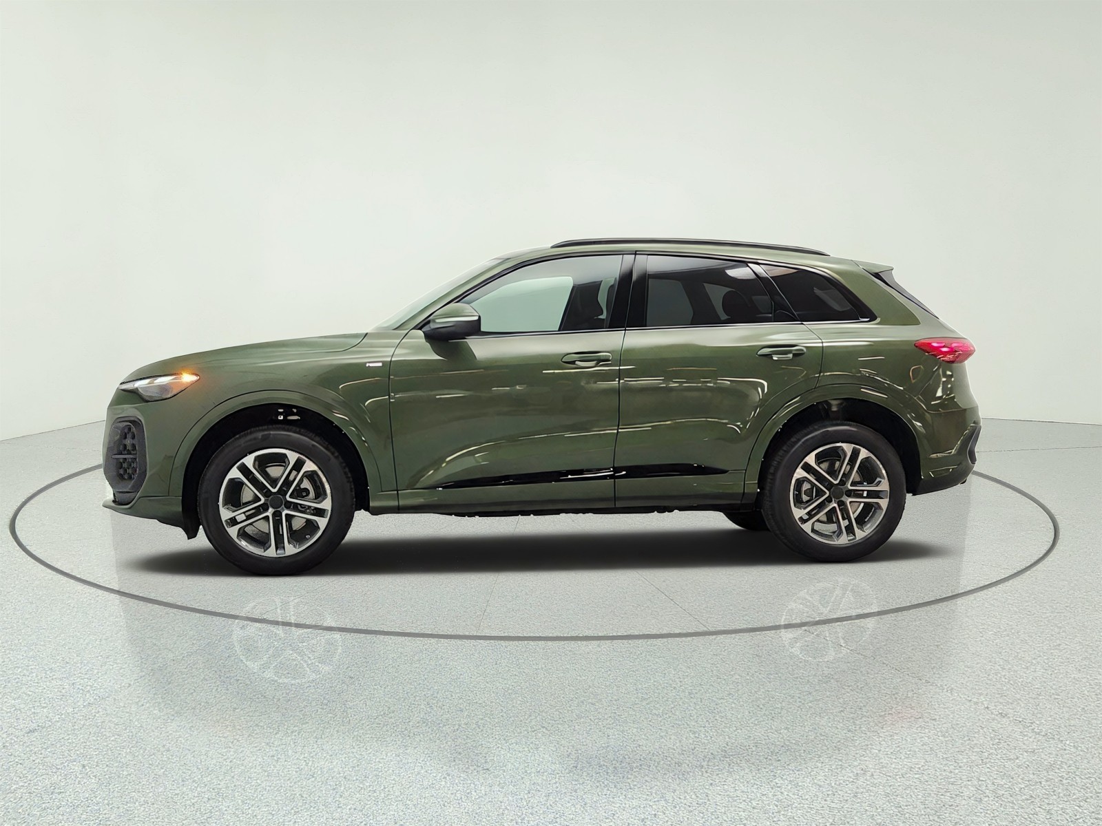 New 2026 District Green Metallic Audi Premium 2.0 TFSI quattro image 8