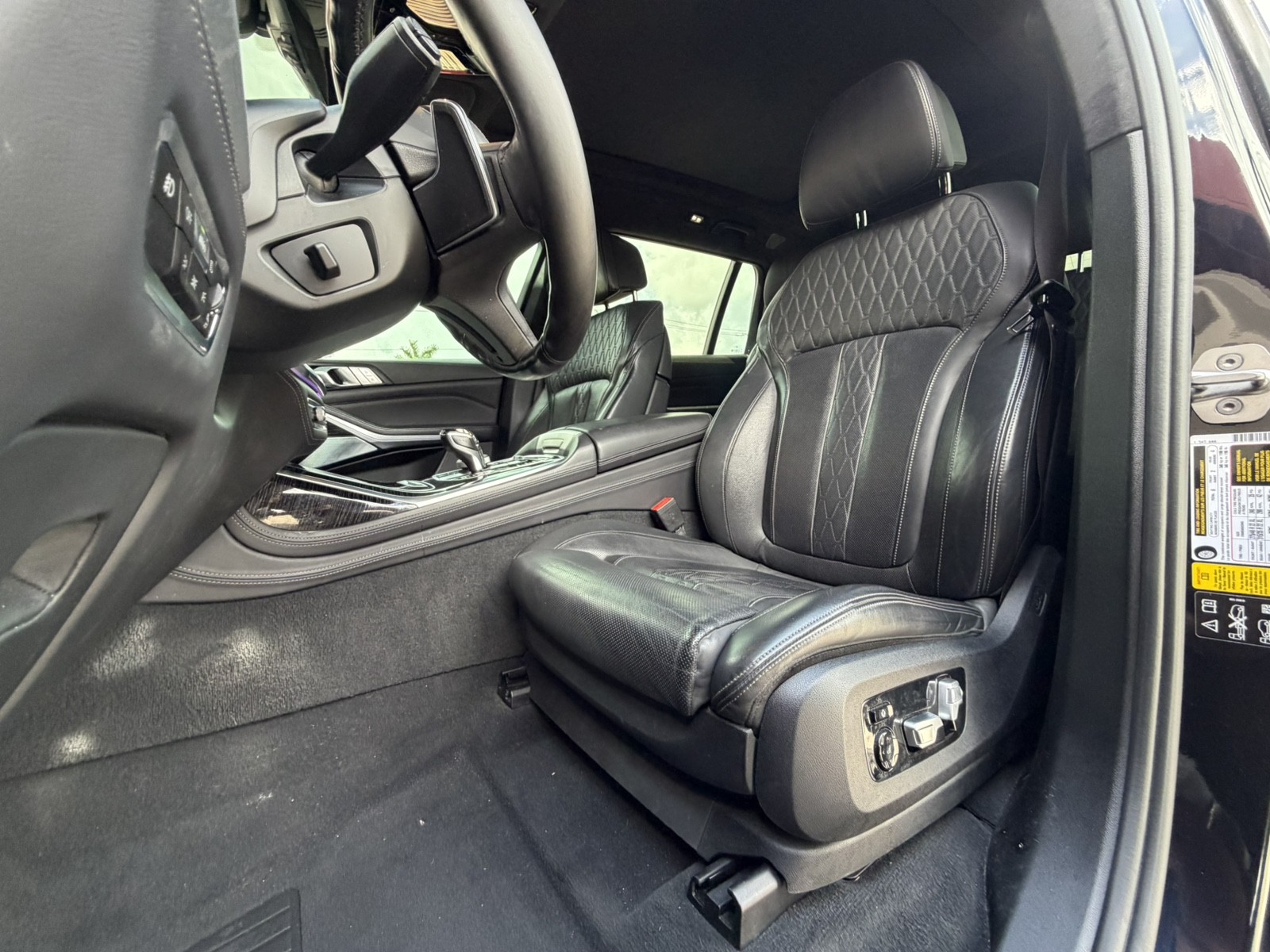 2020 BMW X7 - $33,988