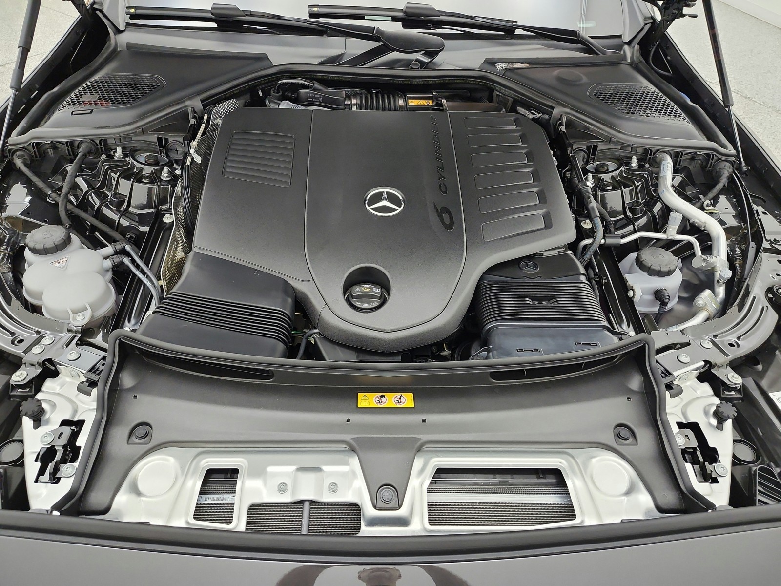New 2027 Graphite Grey Metallic Mercedes-Benz E 450 4MATIC® Sedan image 12