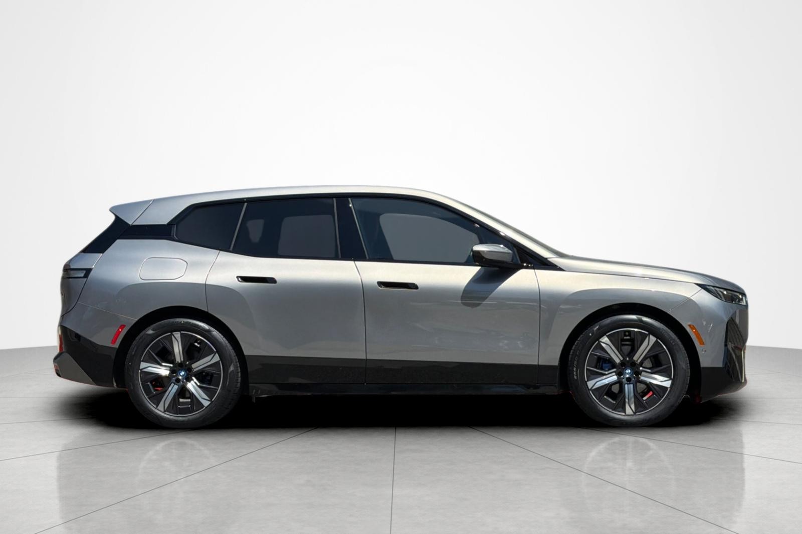 Used 2025 Oxide Grey Metallic BMW M60 Sports Activity Vehicle image 6