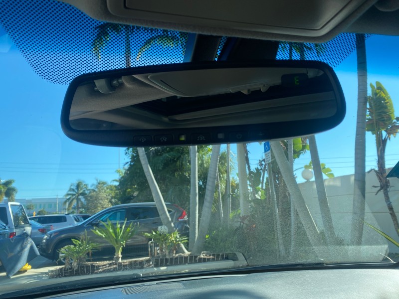 2011 Toyota Avalon Limited LOW MILES 80,879 in ,