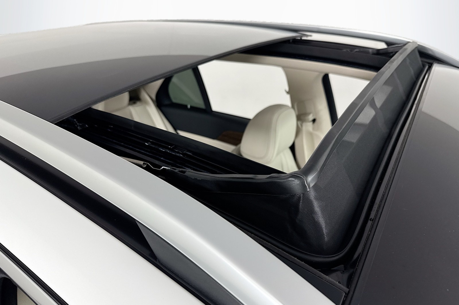 New 2026 Polar White Mercedes-Benz GLE 350 4MATIC® SUV image 21