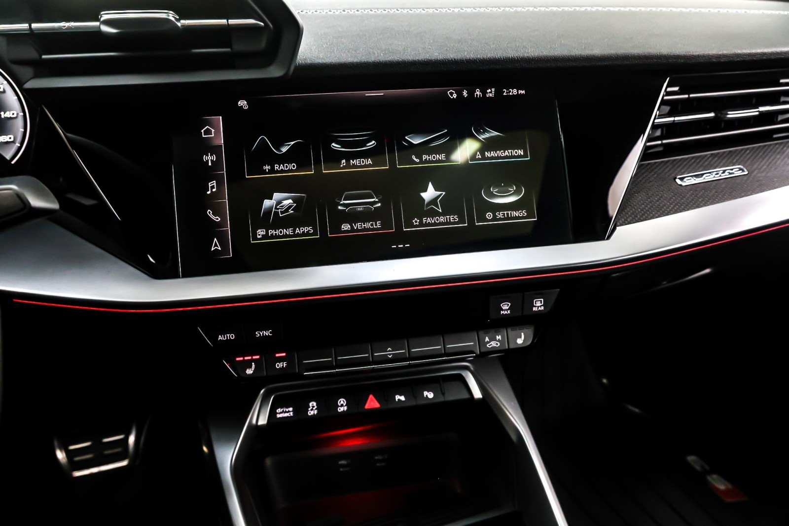 Used 2024 Daytona Gray Pearl Effect Audi Premium Plus 2.0 TFSI quattro image 21