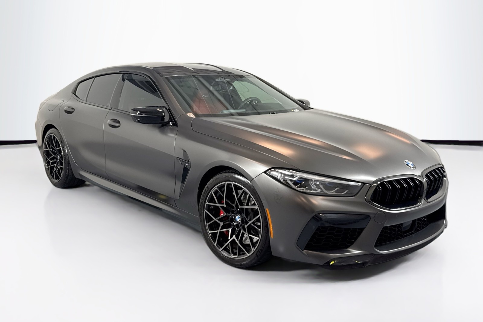 Used 2022 Marina Bay Blue Metallic BMW Competition image 3