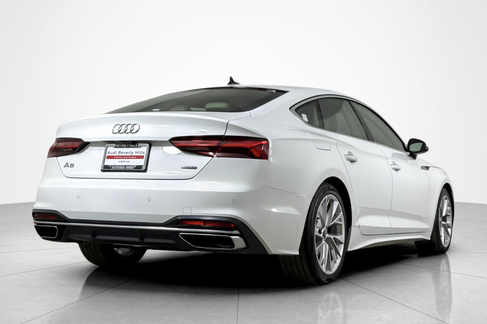 Used 2022 Ibis White Audi Premium 40 TFSI quattro image 5