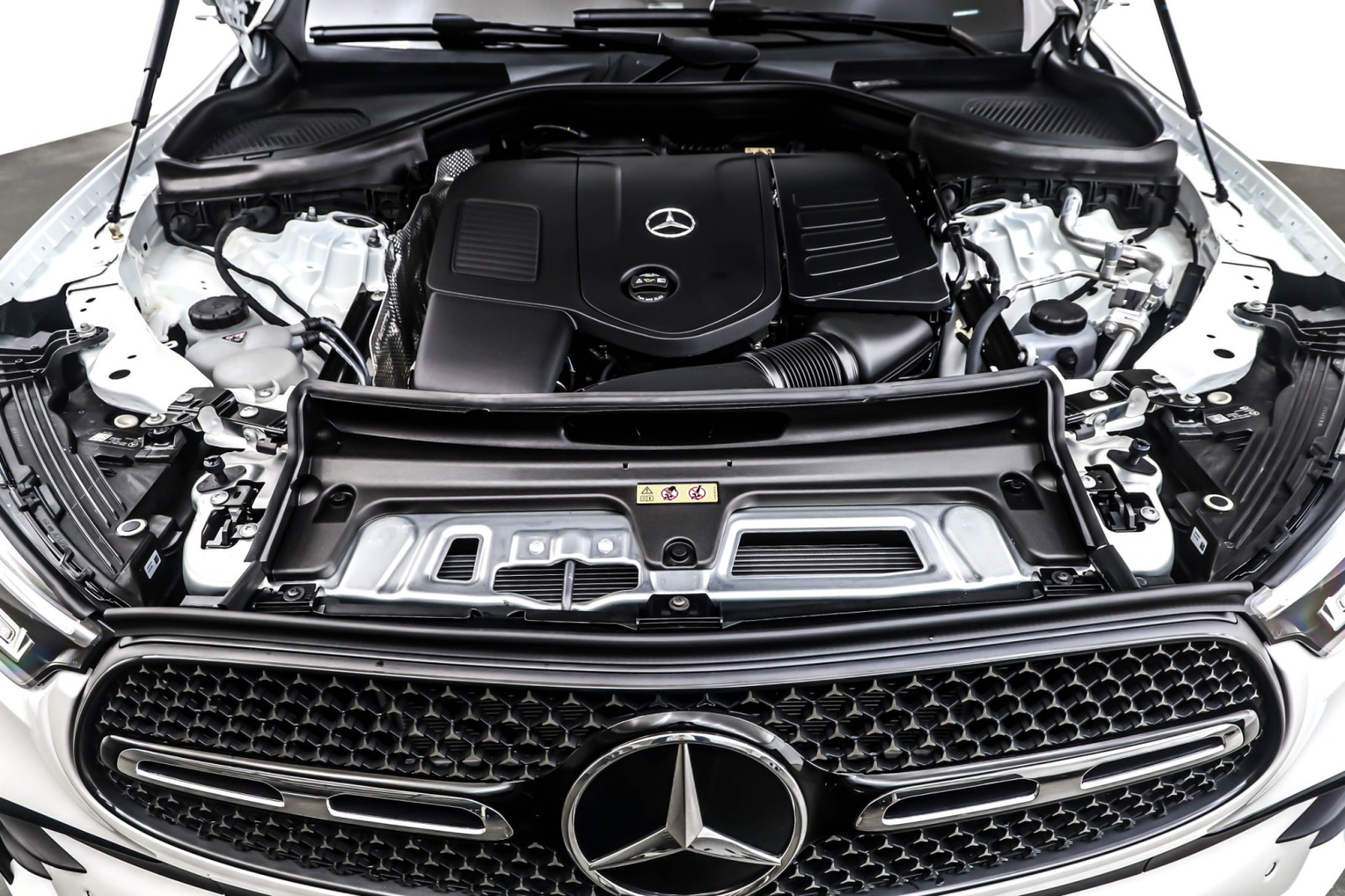 New 2026 Polar White Mercedes-Benz GLC 300 image 11