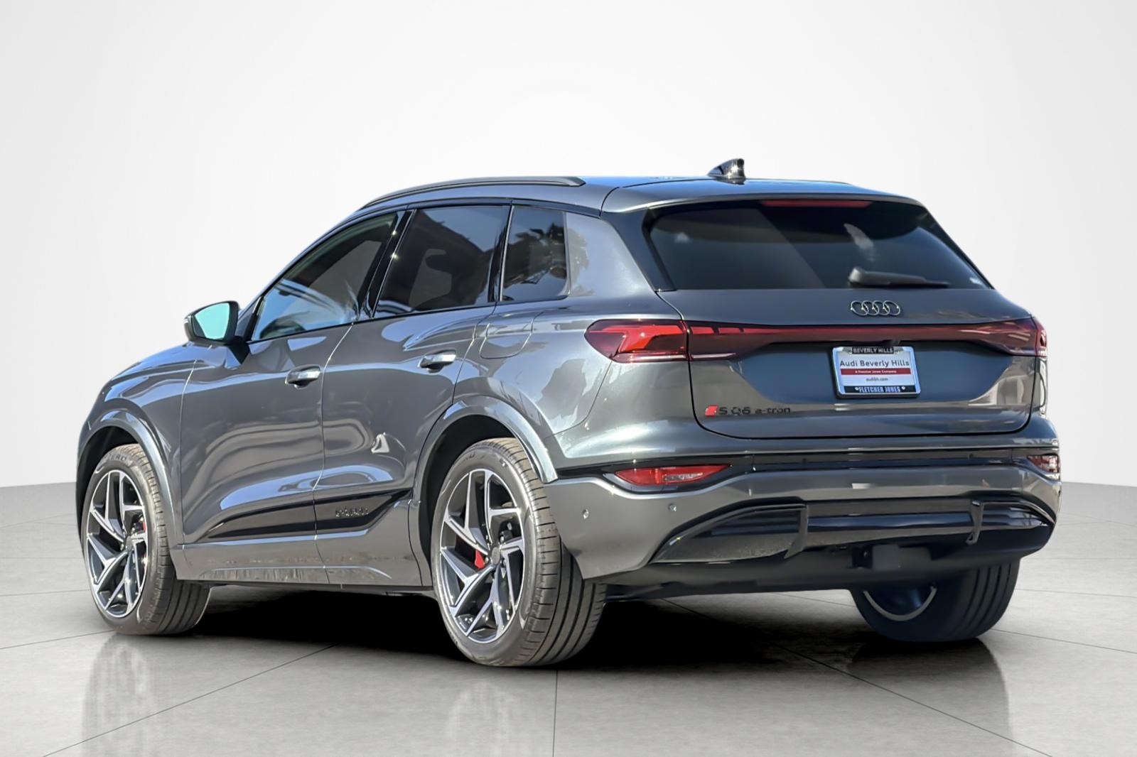 New 2027 Daytona Gray Pearl Effect Audi Premium Plus quattro image 4