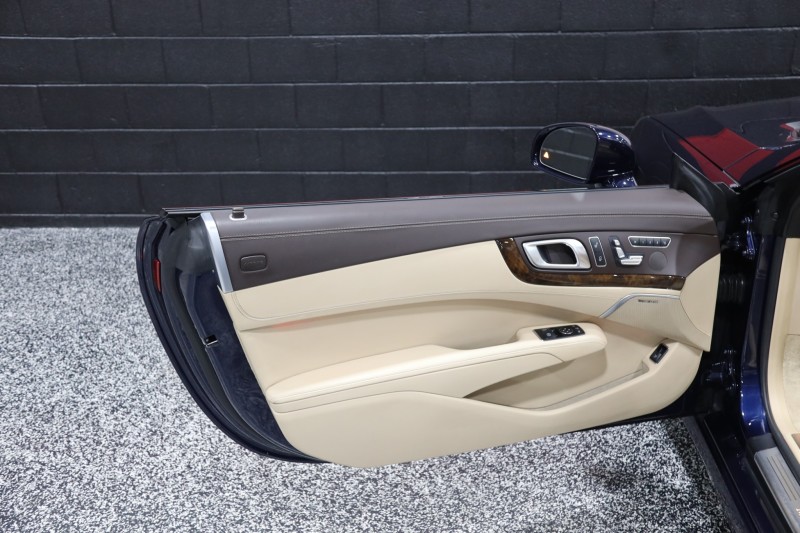 2013 Mercedes-Benz SL 550 AMG Sport 2dr Roadster in , 