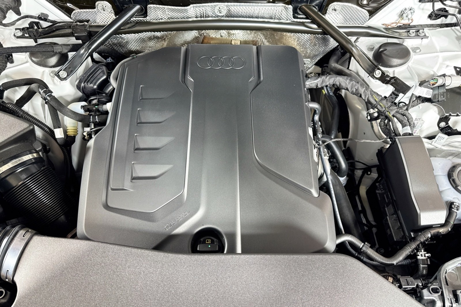 New 2025 Arkona White Audi Premium 2.0 TFSI quattro image 26