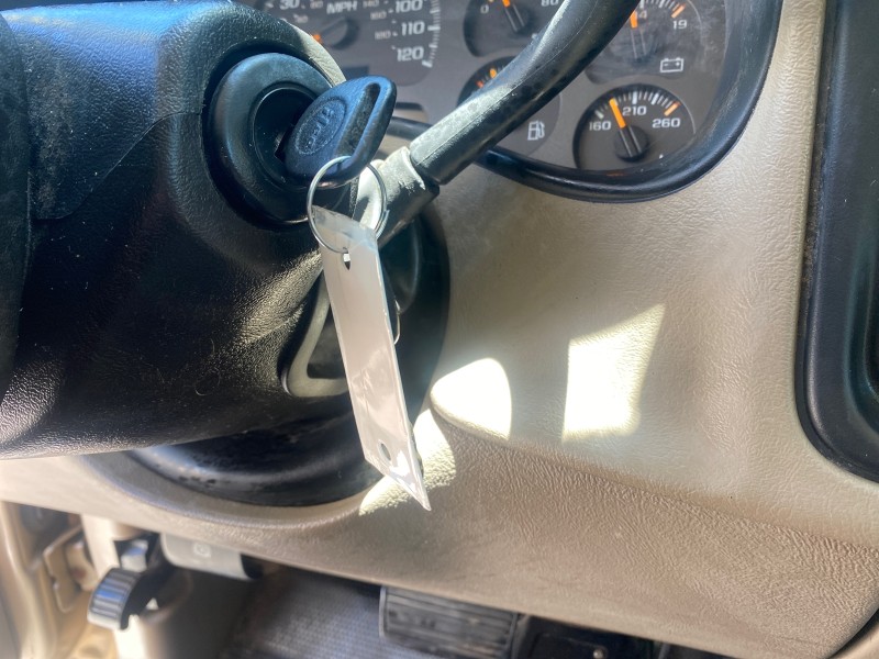 2005 GMC Sierra 1500 LOW MILES 83837 AC NO ACCIDENTS in ,