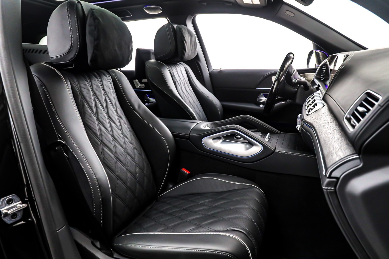 New 2026 Obsidian Black Metallic Mercedes-Benz Maybach GLS 600 image 7