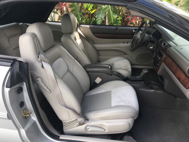 2006 Chrysler Sebring Conv Limited 1 Owner CarFax CD Changer Leather in pompano beach, Florida