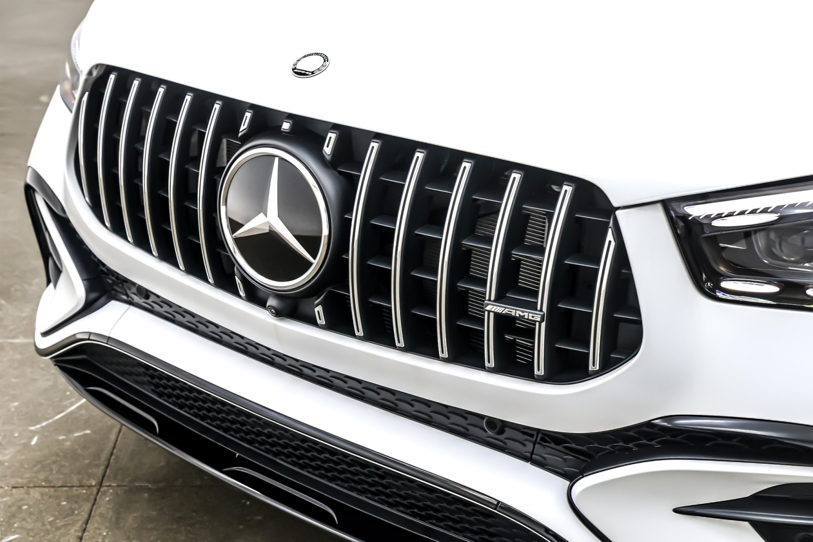 New 2026 MANUFAKTUR MOONLIGHT Mercedes-Benz AMG® GLE 53 image 13