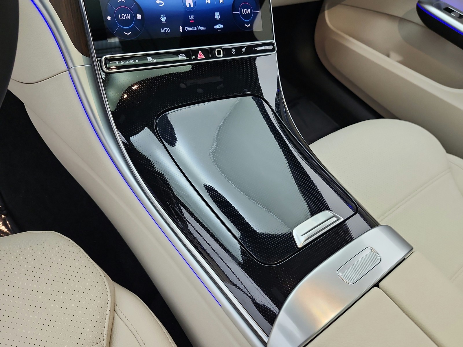 New 2026 Polar White Mercedes-Benz C 300 image 10