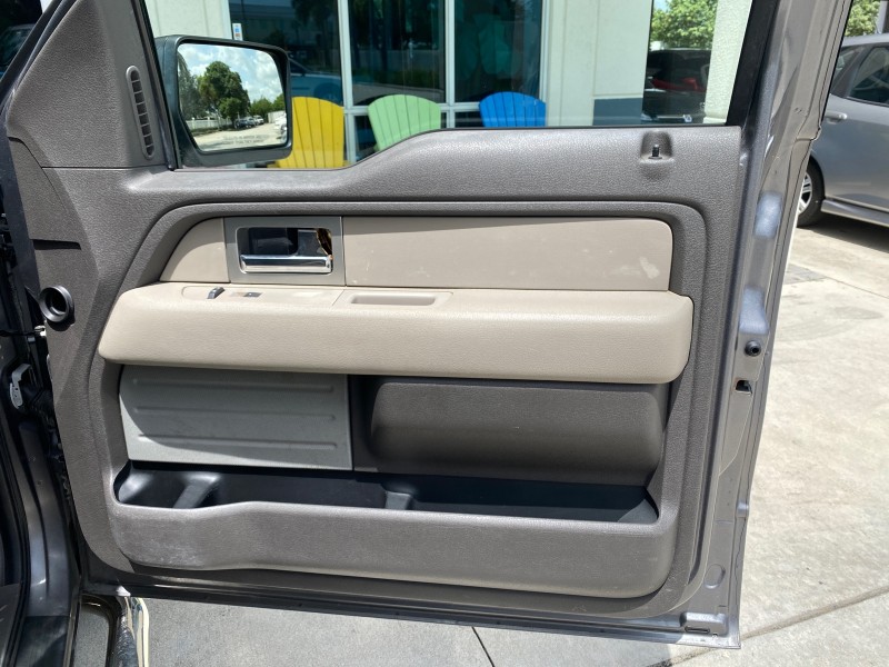 2010 Ford F-150 4 DR CREW XL LOW MILES 34,625 in , 
