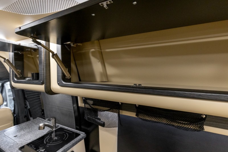 2019 Mercedes-Benz Sprinter 2500 Crew LUXURY RV Midwest Automotive Designs Daycruiser 144 4x4 in , 