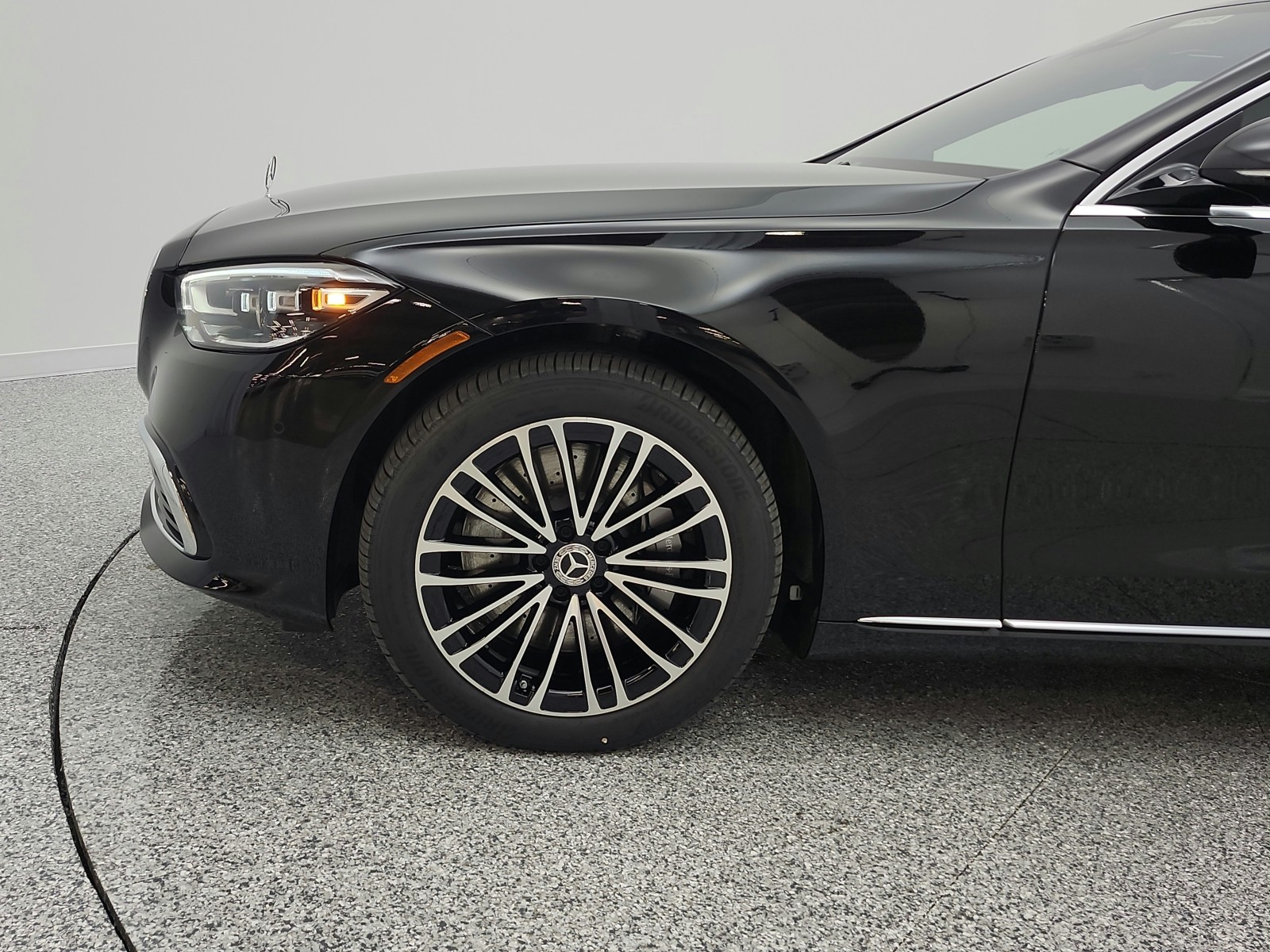 New 2026 Obsidian Black Metallic Mercedes-Benz S 580 image 17