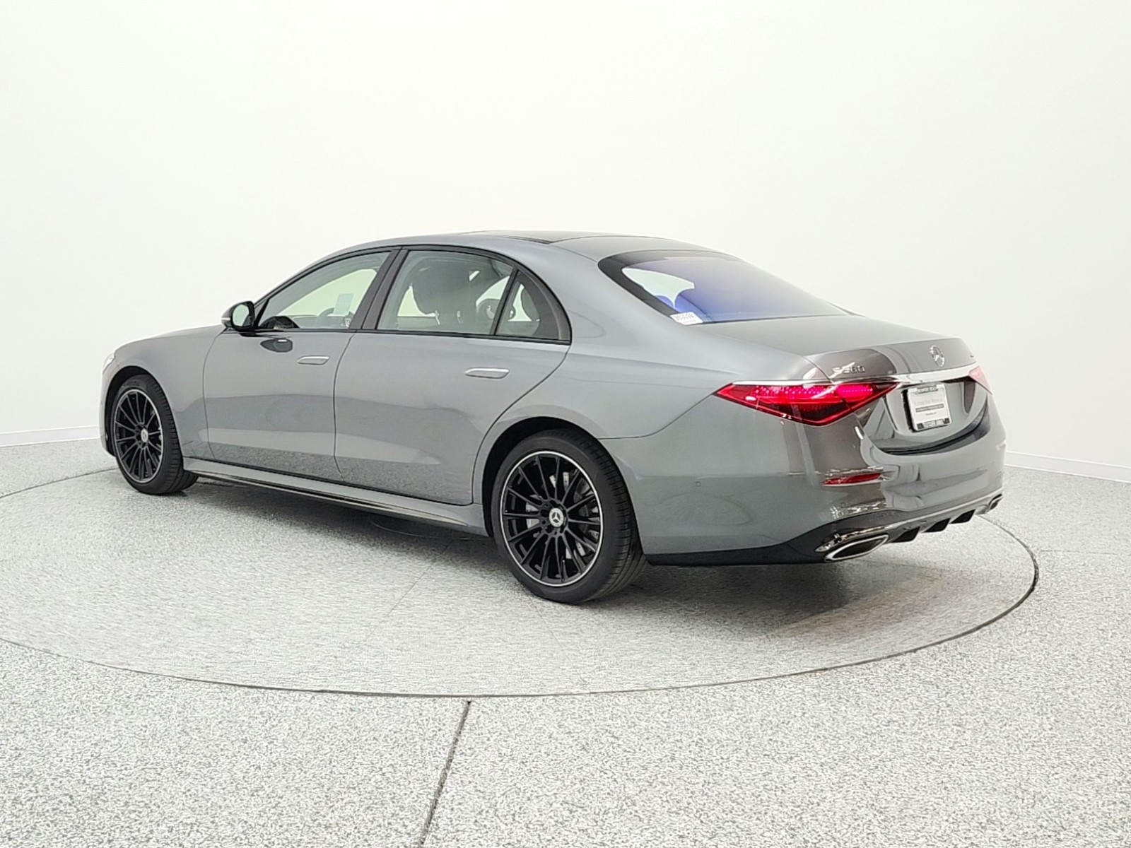 New 2026 Selenite Grey Metallic Mercedes-Benz S 580 image 7