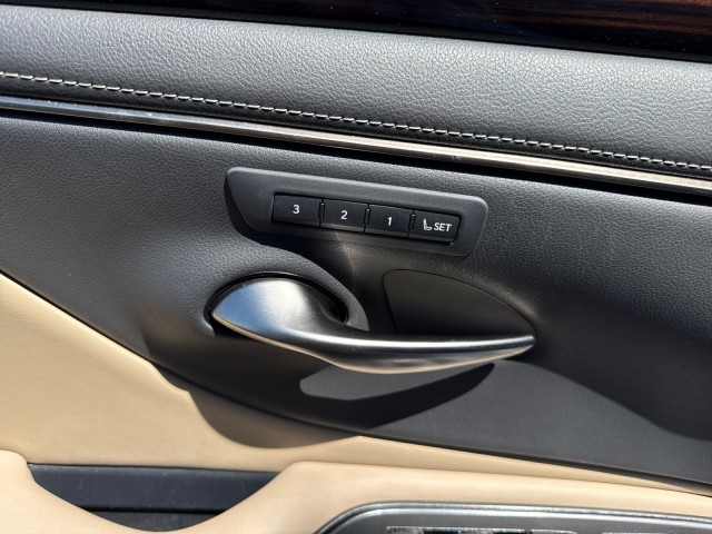 LexusES18