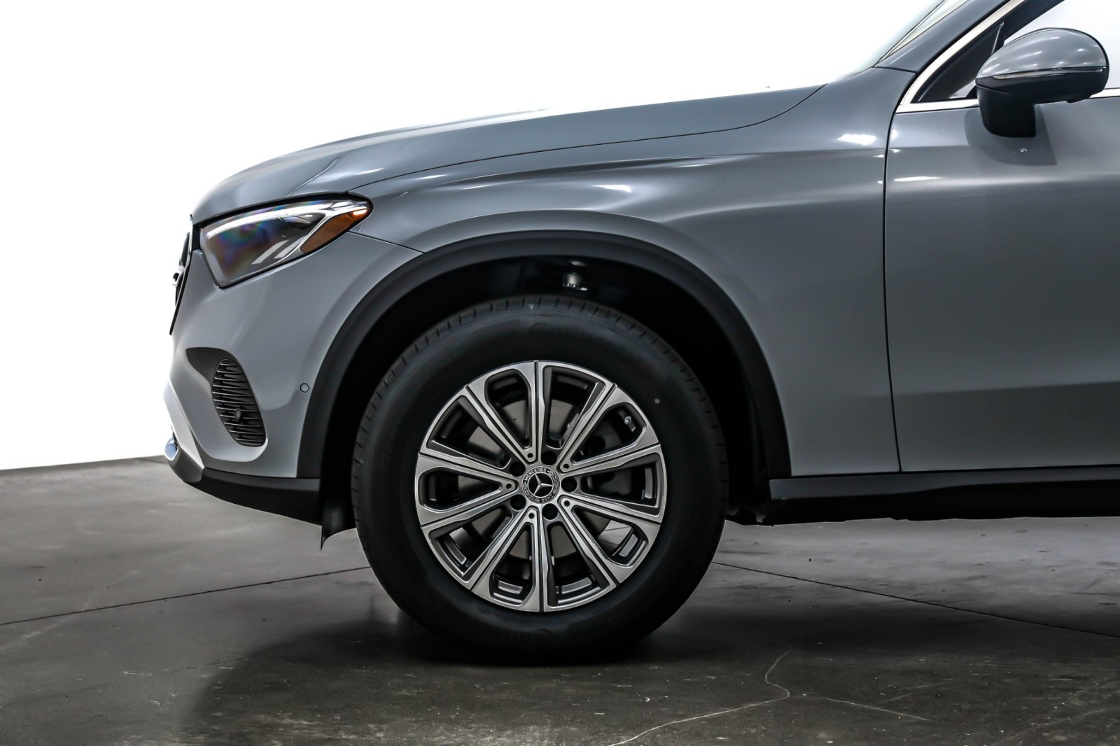 New 2026 MANUFAKTUR Alpine Grey Mercedes-Benz GLC 300 image 10