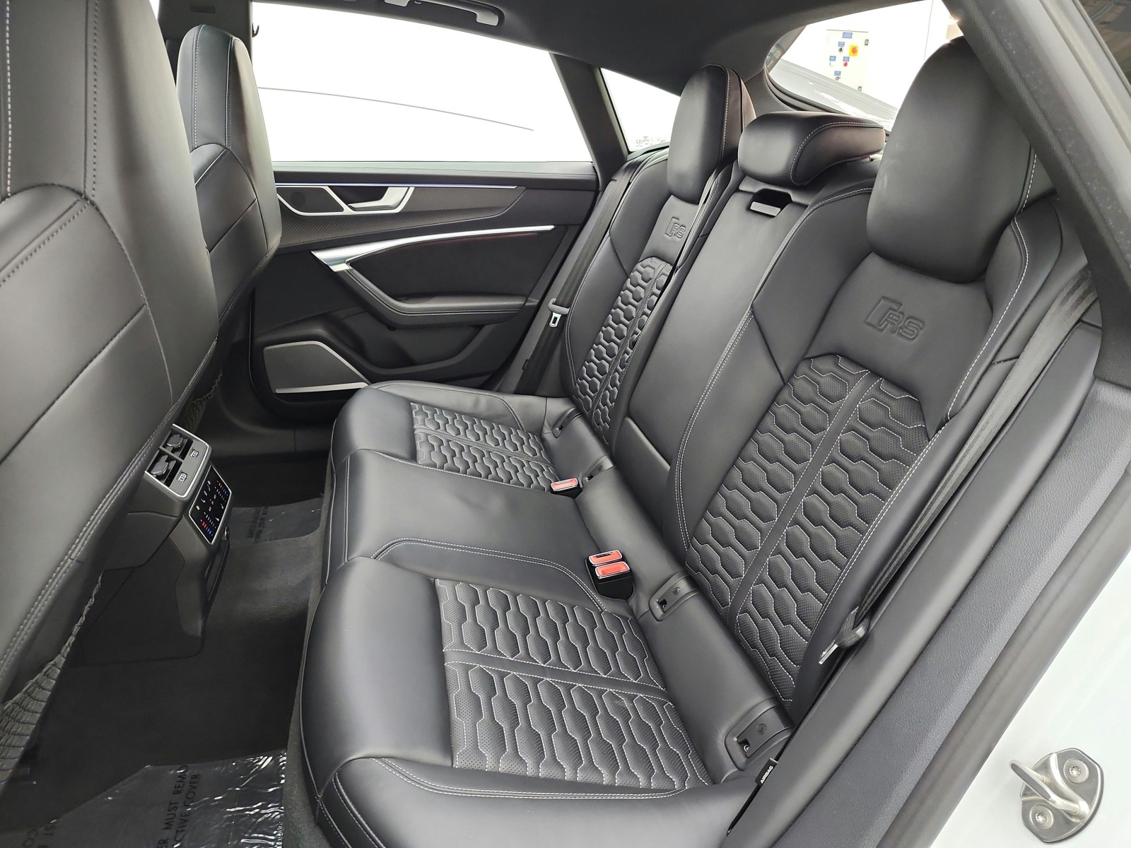 Used 2023 Glacier White Metallic Audi 4.0 TFSI quattro image 15