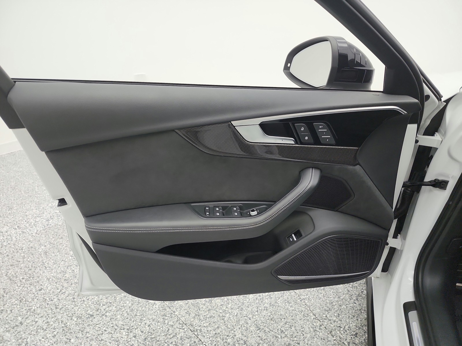 Used 2023 Glacier White Metallic Audi Premium Plus 3.0 TFSI quattro image 12