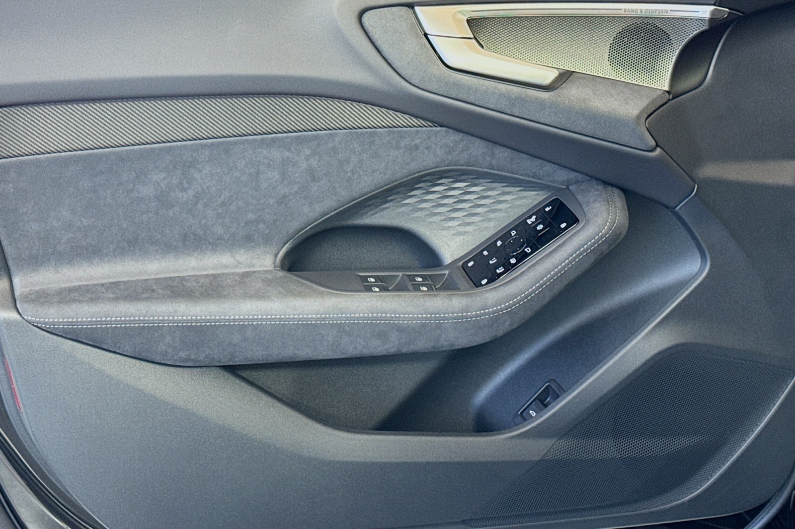 New 2025 Mythos Black Metallic Audi Premium Plus 3.0 TFSI quattro image 18