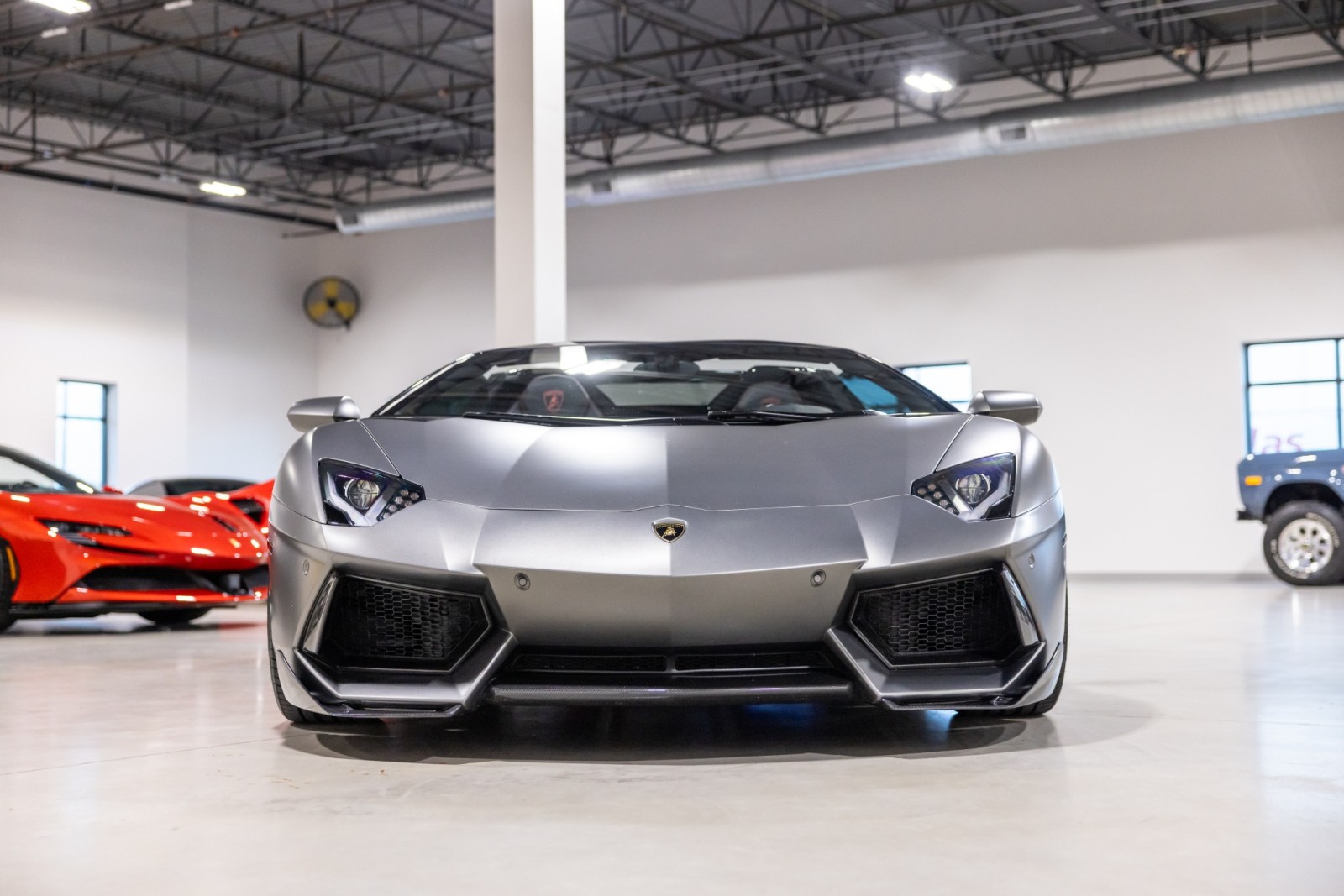 2015 Lamborghini Aventador Roadster LP 700-4 photo 7