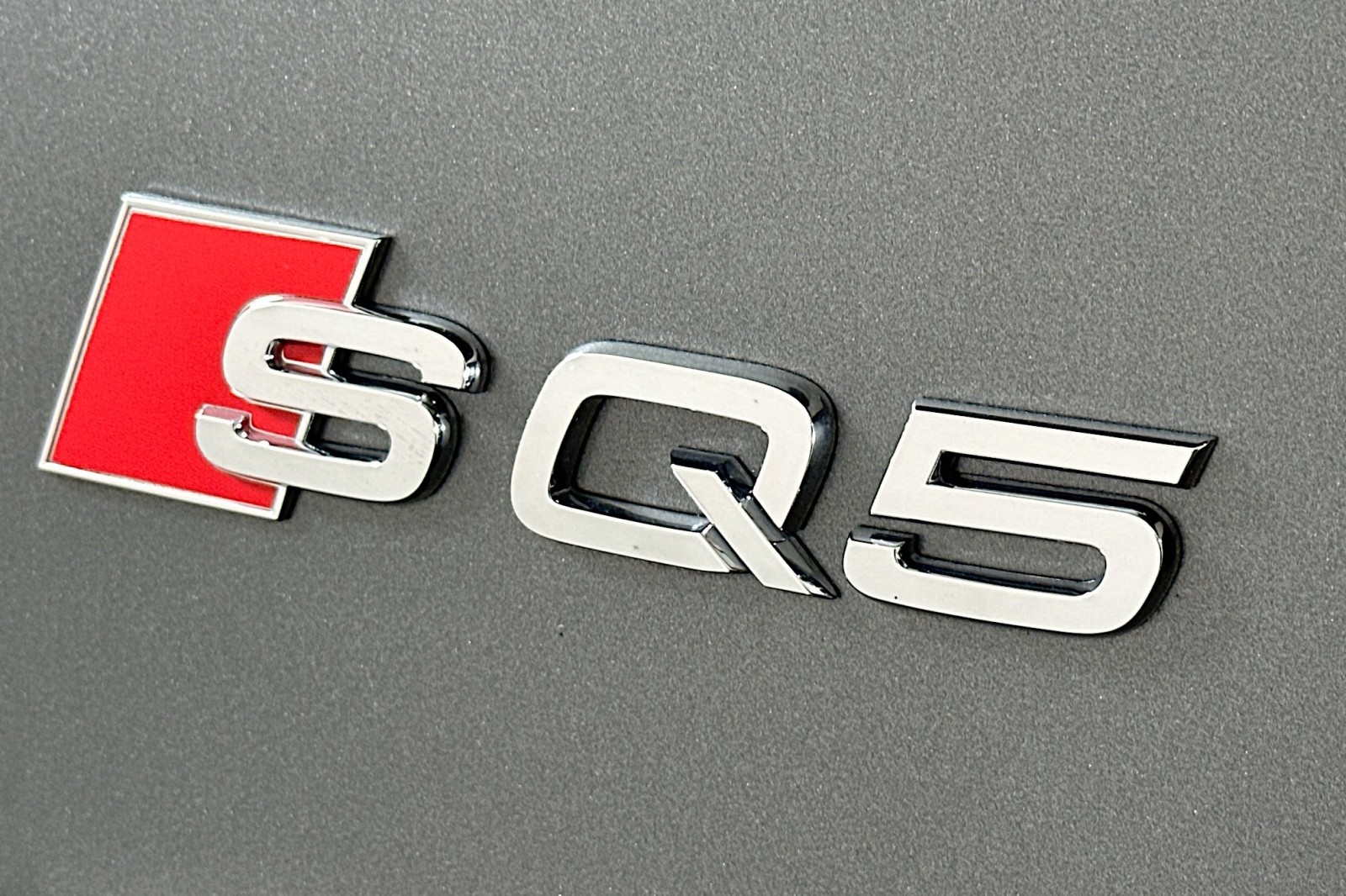 Used 2025 Daytona Gray Pearl Effect Audi Premium Plus image 10