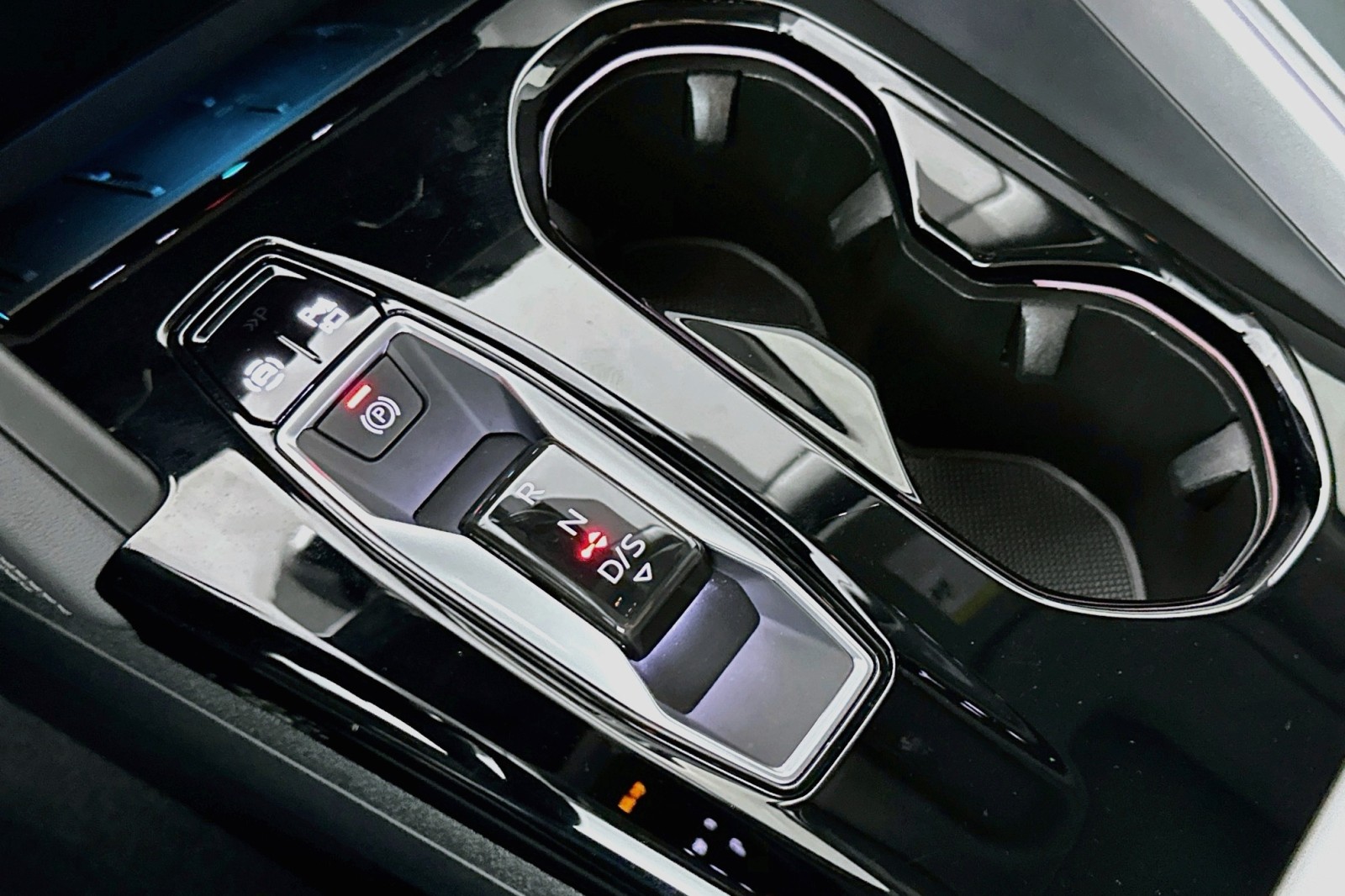 Used 2025 Glacier White Metallic Audi Premium Plus image 7