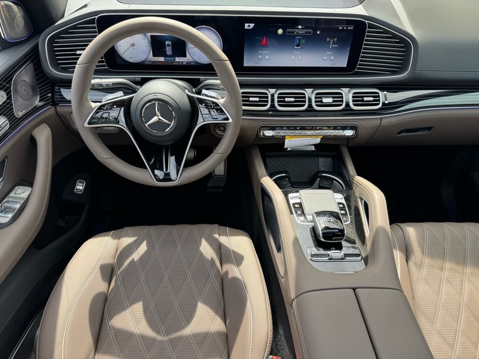 New 2026 MANUFAKTUR Ireland Mid Green Metallic Mercedes-Benz Maybach GLS 600 4MATIC® SUV image 15