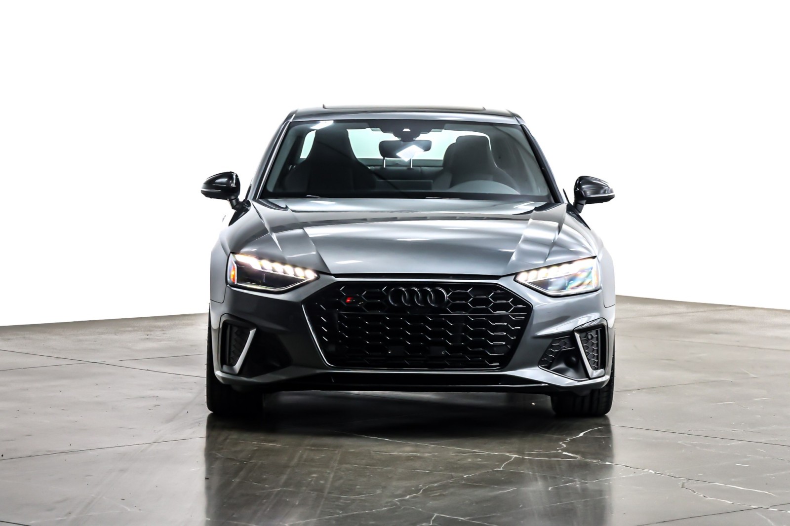 Used 2023 Daytona Gray Pearl Effect Audi Premium Plus 3.0 TFSI quattro image 4