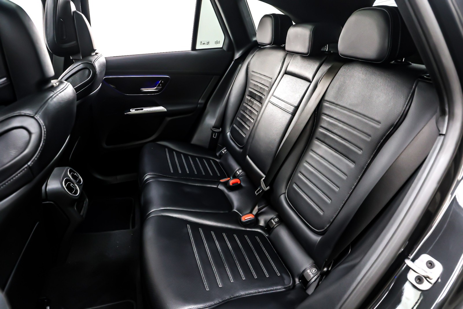 New 2026 Graphite Grey Metallic Mercedes-Benz GLC 300 SUV image 8