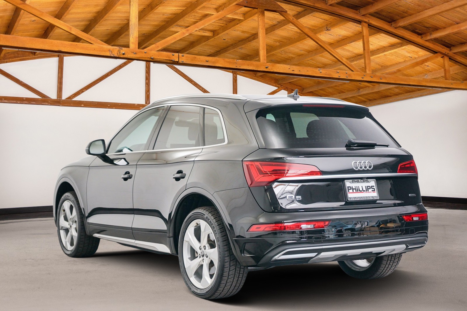 View vehicle photo 3