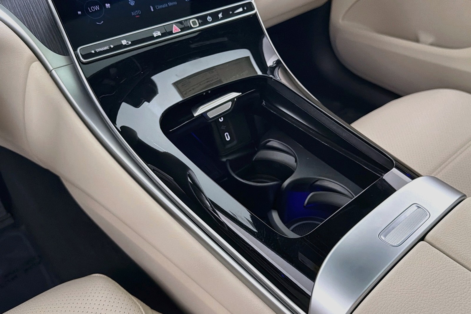 New 2026 Cirrus Silver Metallic Mercedes-Benz GLC 300 SUV image 5