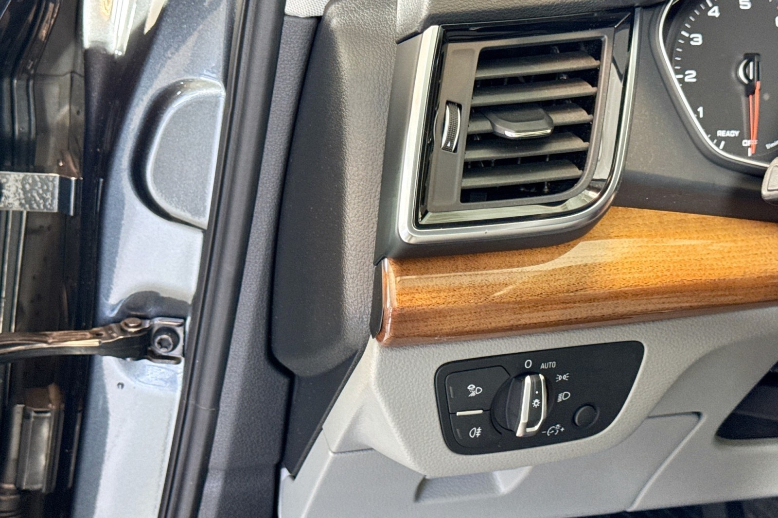 Used 2022 DAYTONA GRAY Audi S line Premium image 10