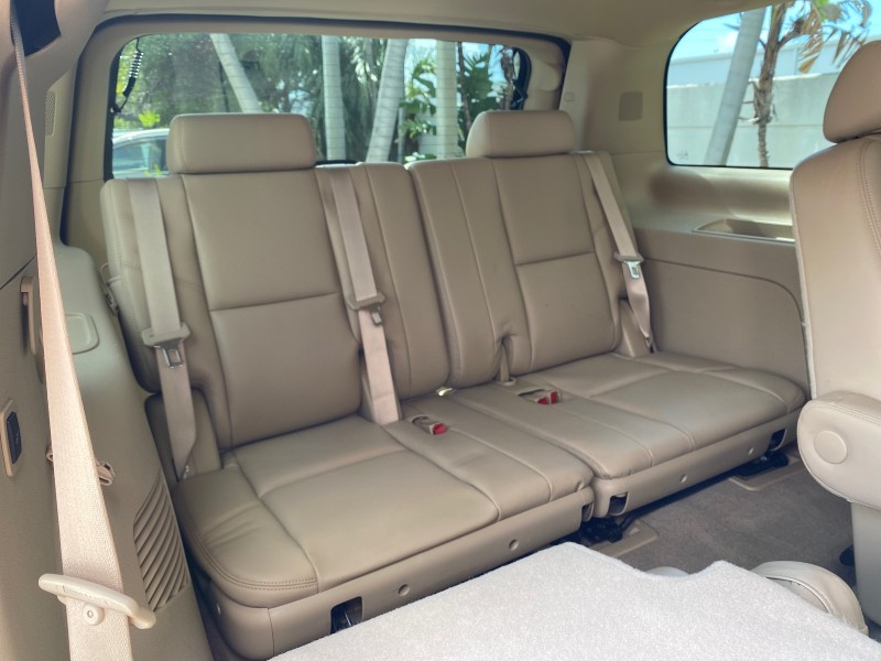 2010 Cadillac Escalade SUNROOF NAV Premium LOW MILES 66,933 in ,