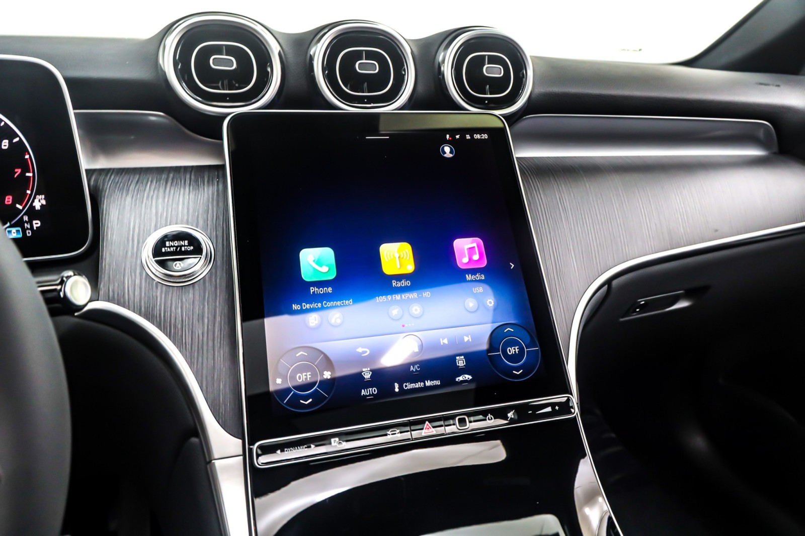 New 2026 Polar White Mercedes-Benz GLC 300 image 6