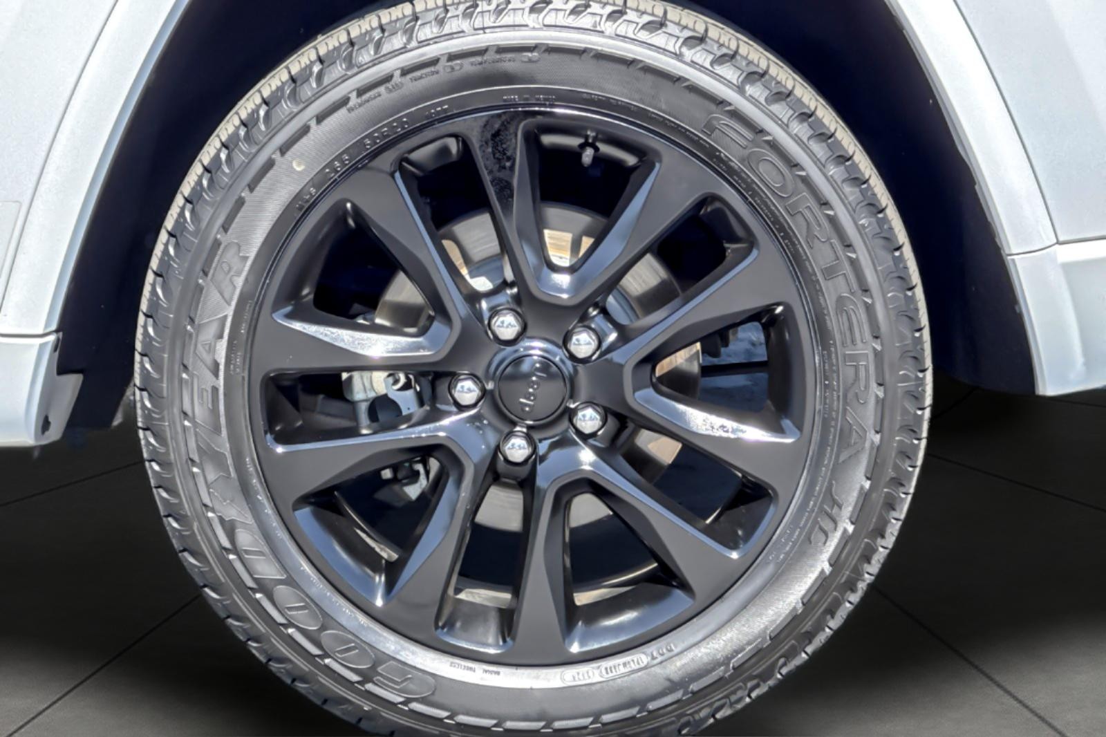 Used 2020 WHITE Jeep Altitude image 26