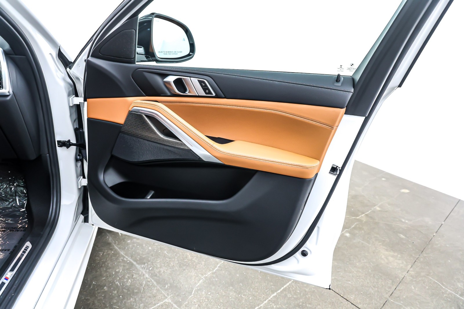 Used 2022 Alpine White BMW xDrive40i Sports Activity Coupe image 24