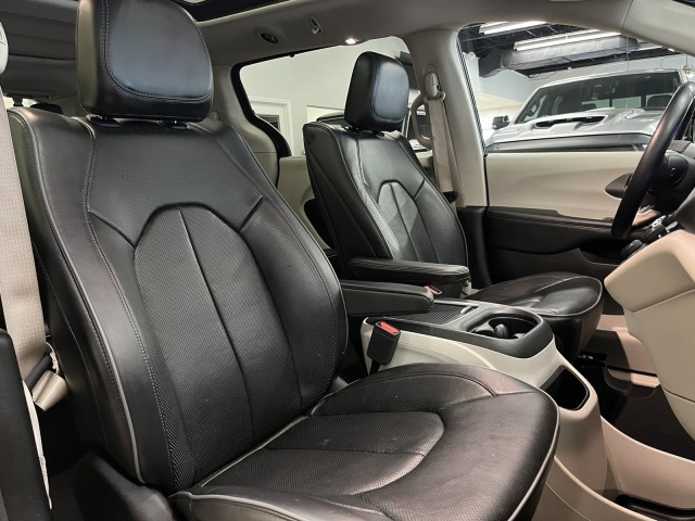 2018 Chrysler Pacifica Limited 22
