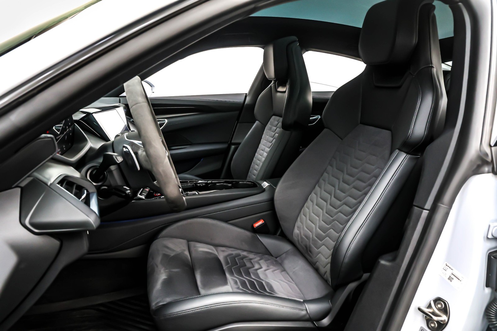 Used 2024 Suzuka Gray Metallic Audi Premium Plus quattro image 17