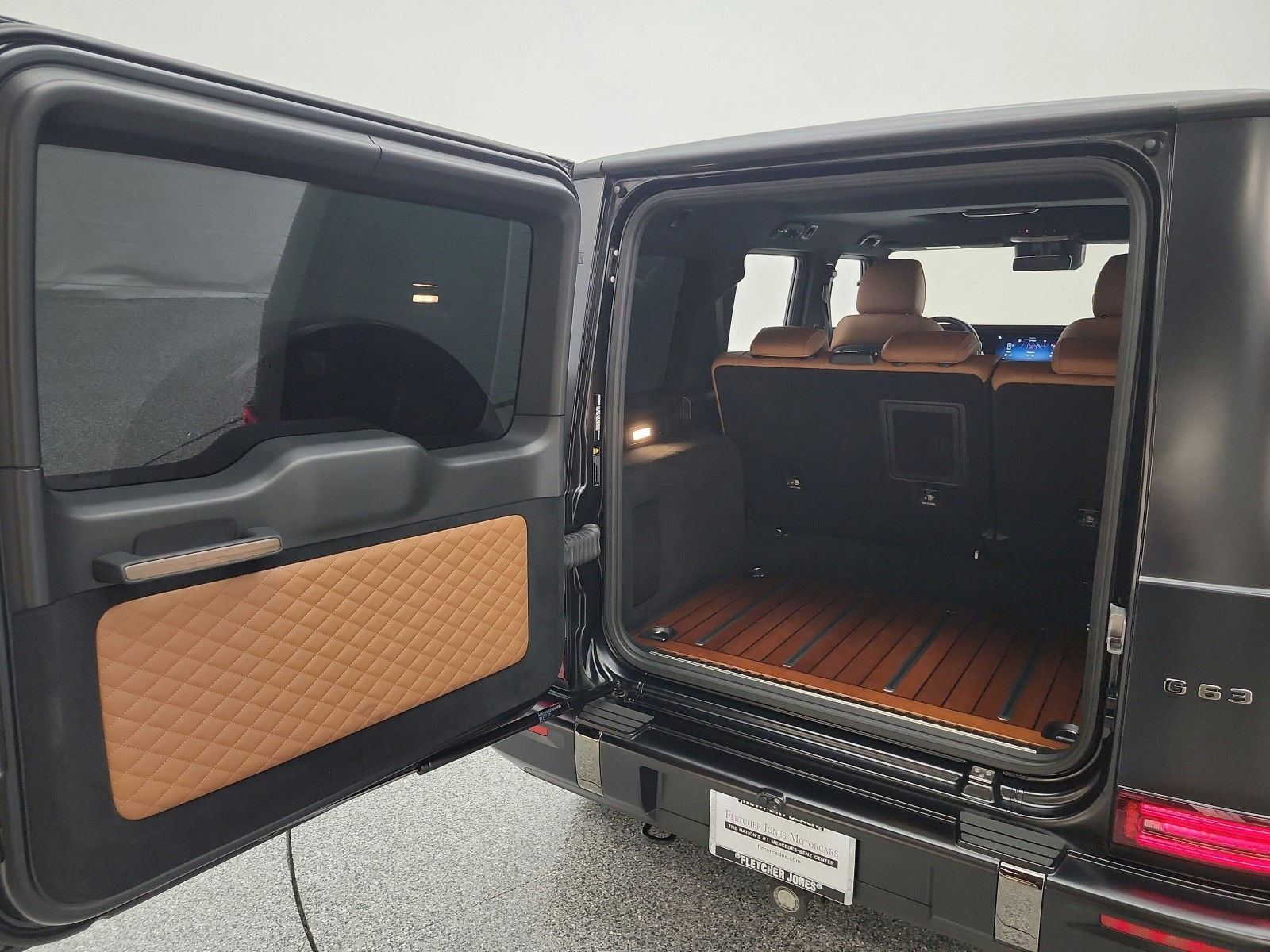 Certified Used 2025 MANUFAKTUR Night Black magno Mercedes-Benz AMG® G 63 SUV image 21